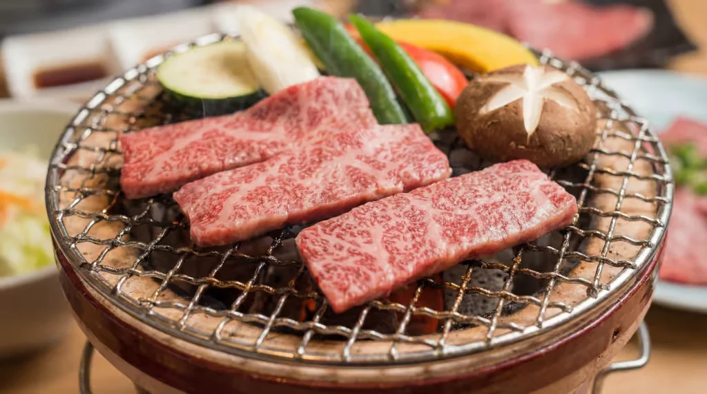 Japanese vs Korean BBQ: Techniques, Sauces, and Best Dishes